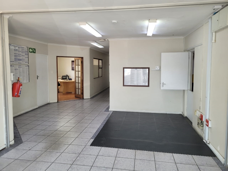 To Let commercial Property for Rent in Killarney Gardens Western Cape